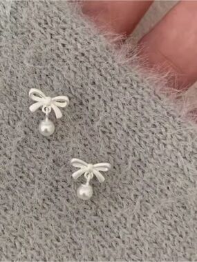 New .925 Petite Bow Earrings with Pearl Dangle